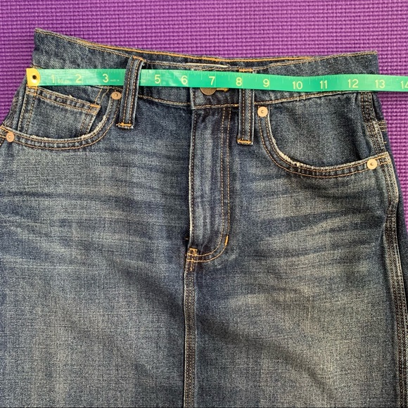 Madewell Dark Denim Skirt with pockets - Picture 7 of 7
